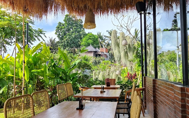 Ocin Babi Guling dan Samsam