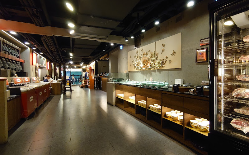 問鼎 ‧ 皇上吉祥 麻辣養生鍋-西門店