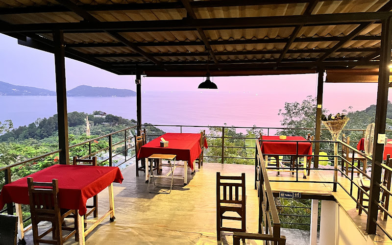 Pha Chom Tawan Restaurant