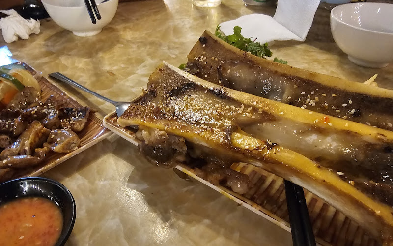 QUÁN NHẬU XUYÊN ĐÊM