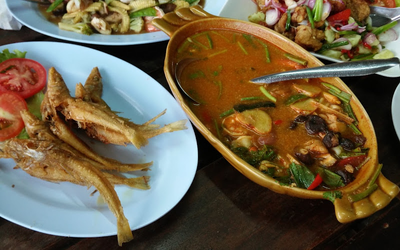 Tha Maphrao Seafood