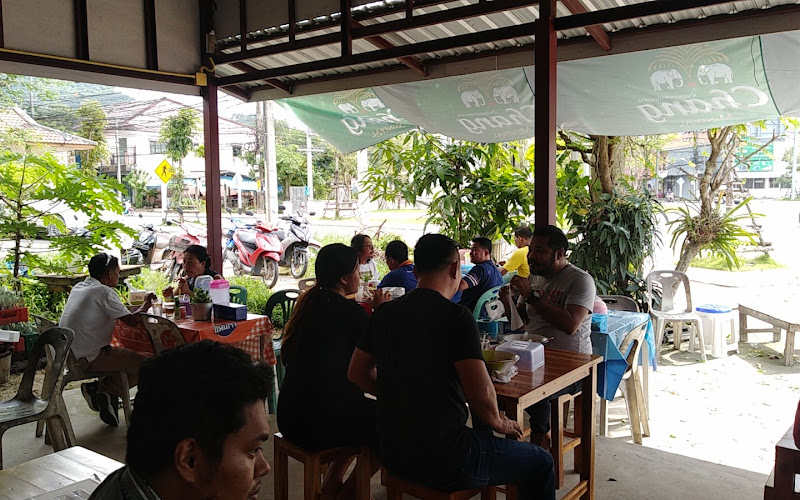 ก๋วยเตี๋ยวโล่งโต้ง ผ้าผุส