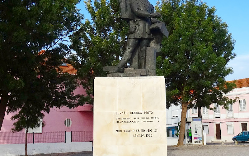 Monumento a Fernão Mendes Pinto
