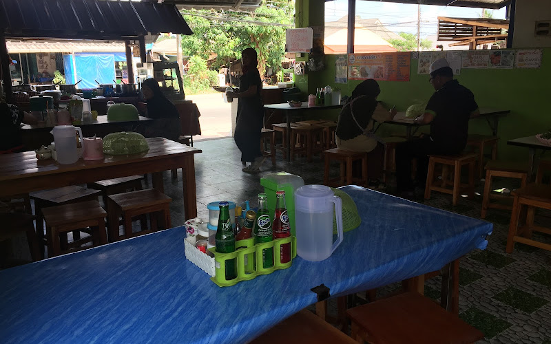 ร้านขนมจีน บังเหร็ม