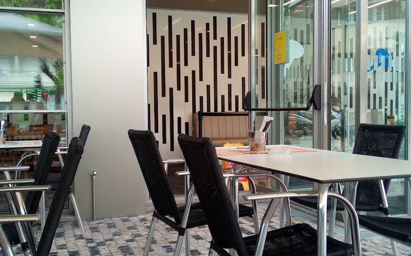 Snack Cafe / Bar Capa Negra