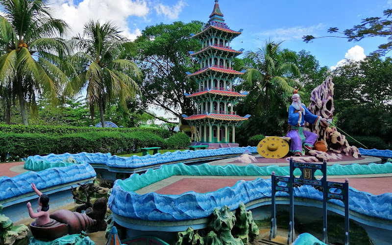 Tiger Balm Gardens Gateway Arch