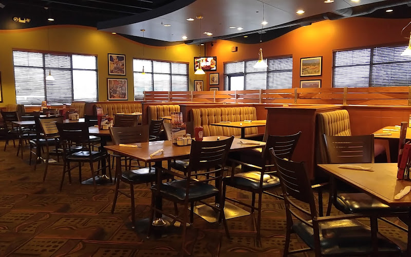 Boston's Pizza Restaurant & Sports Bar
