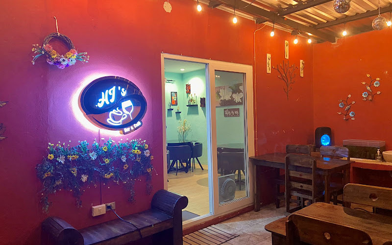 HI’s Bar & Café