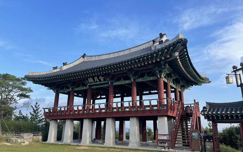 함월루