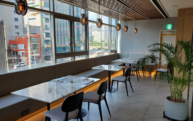 Urban Kitchen
