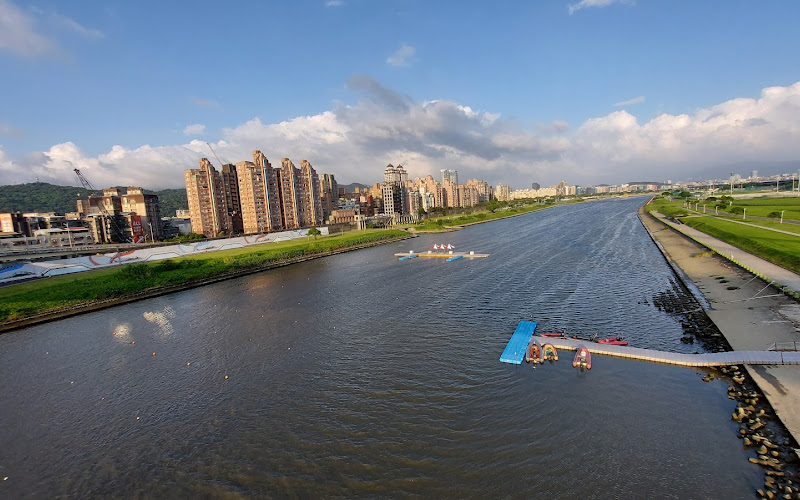 Dragon Boat Pier