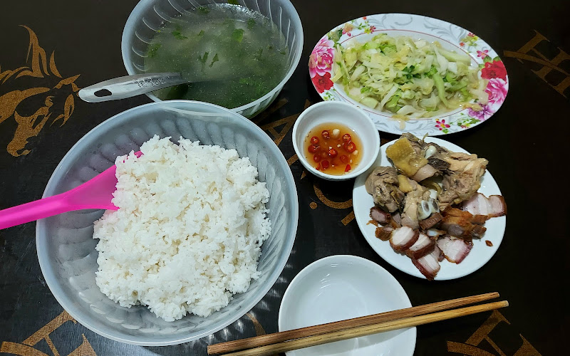 Quán cơm Lập Loan