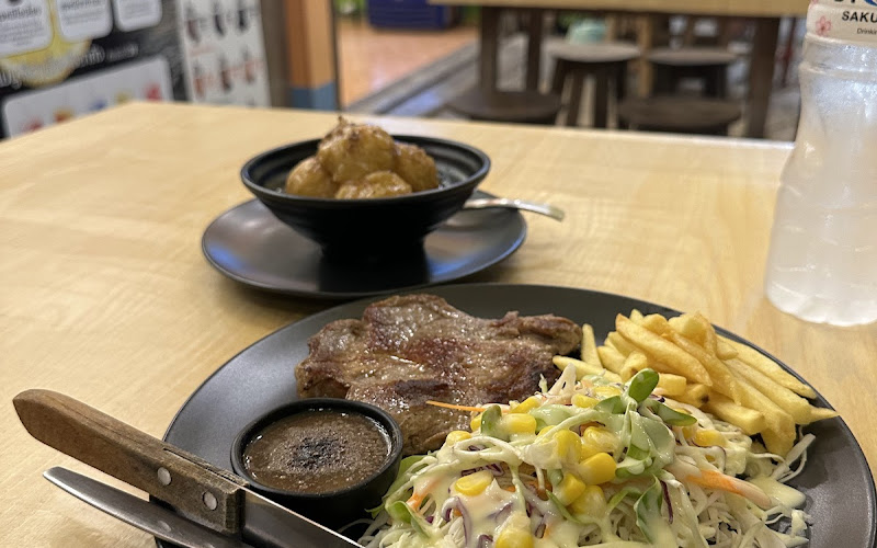 ลุงหมี สเต๊กถาด บึงกาฬ / Uncle Mee Steak House, Bueng Kan, Pork & Chicken & Beef