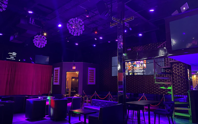 I9 Restaurant & Lounge