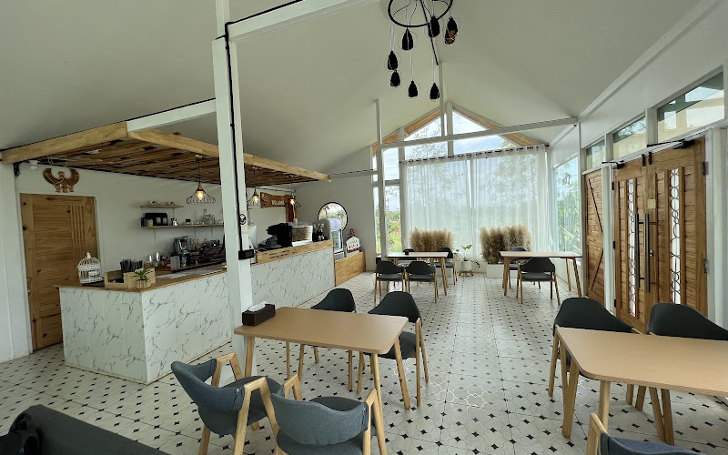 The White cafe and pool villa khaoyai