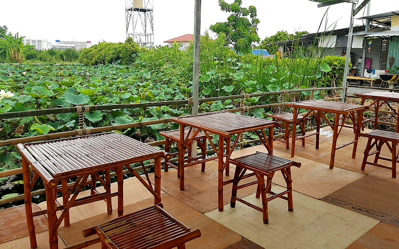 ร้านอาหารลุยทุ่ง (LuyThung Restaurant)