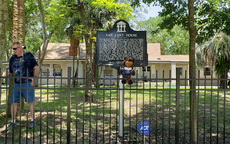 Van Zant House
