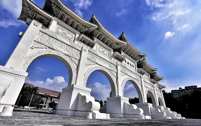 Dazhong Gate