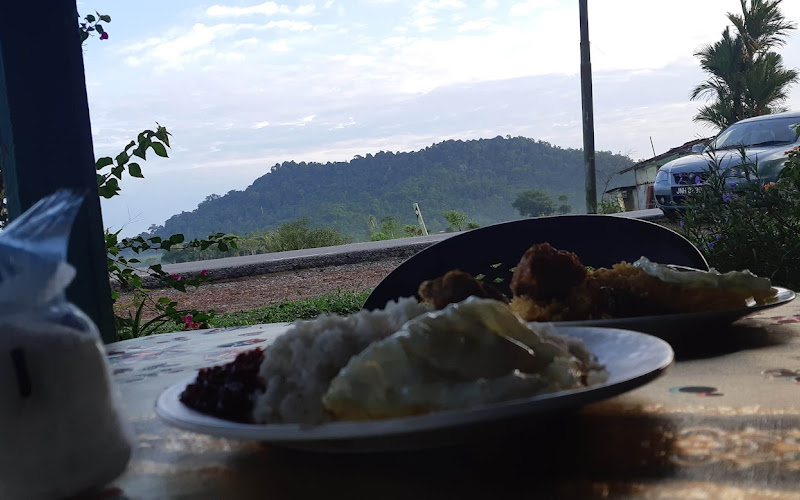 kedai makan depan sawah