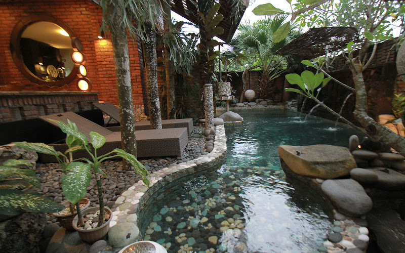 Villa Dayins & Br Hostel