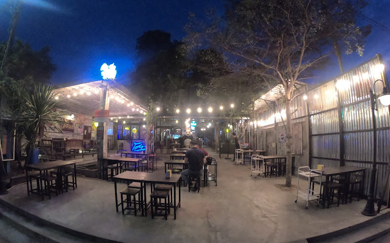 Solae Restaurant, That Phanom Town: Thai food, Thai beer, & Thai live music !