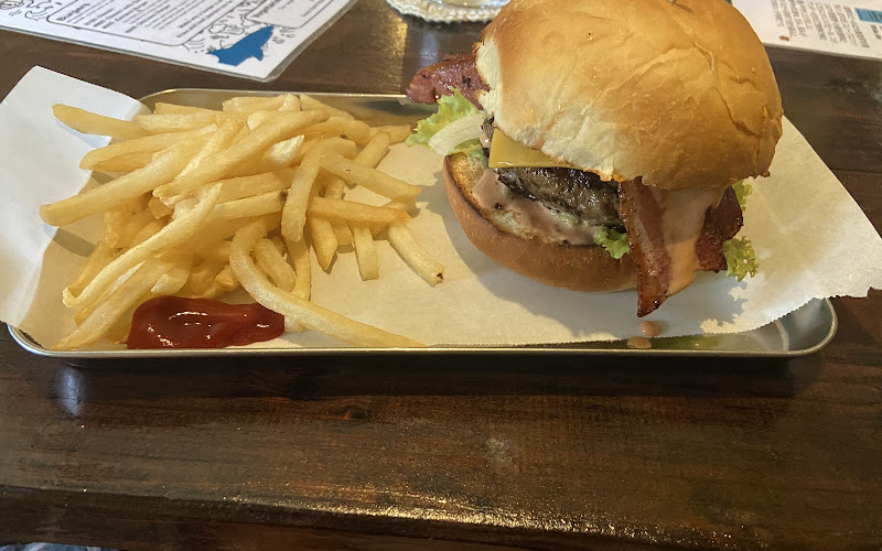 Zamami Burger and Pizza