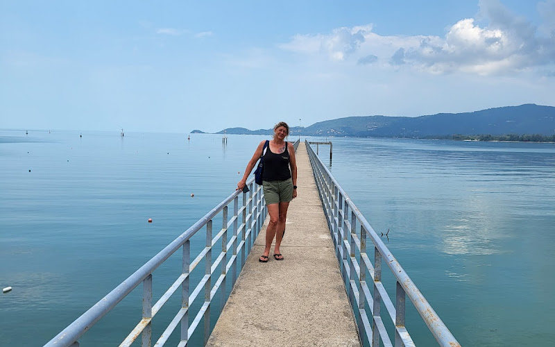 Pier pontoon Lipa Noi