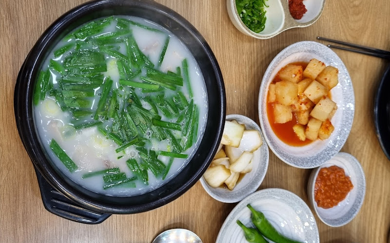고향돼지국밥