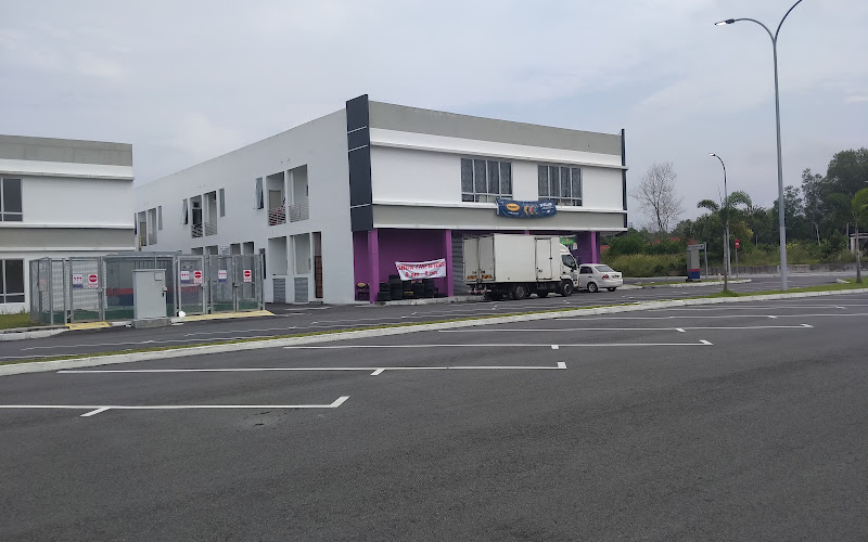 Simpang Ompek Station