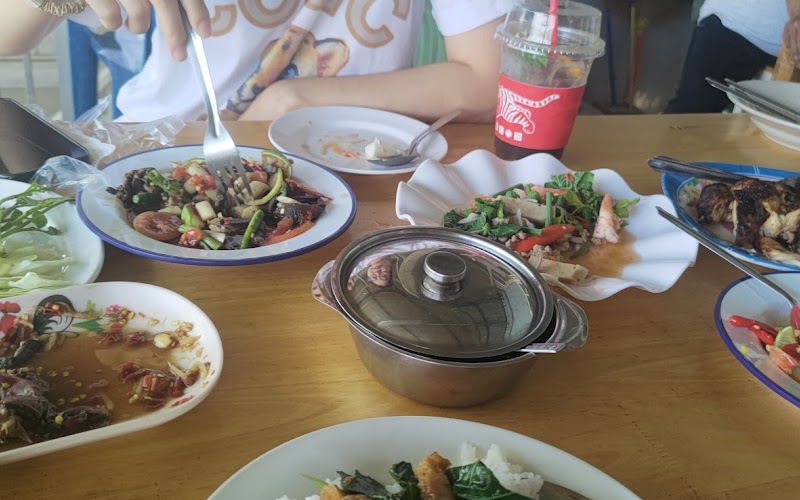 ร้านอาหารครัวสี่พี่น้อง 4 sister kitchen restaurant