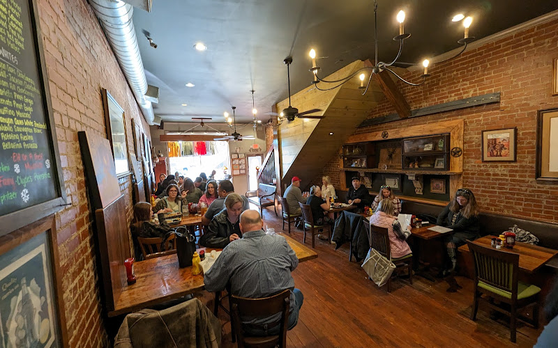 Ol’ Clyde's Table and Tavern