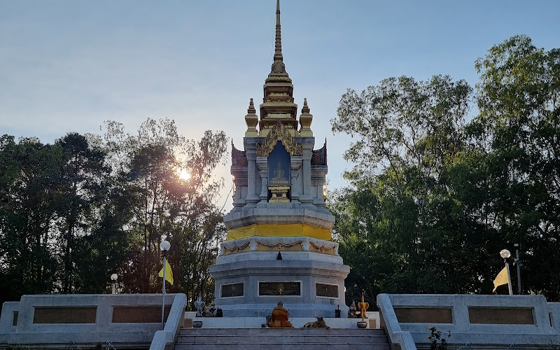 Isaraparp Pagoda (Somdet Pra Naresuan Maharat Pagoda)