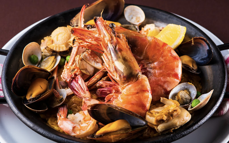 熱海 本格パエリアとステーキとワイン バルデビノス