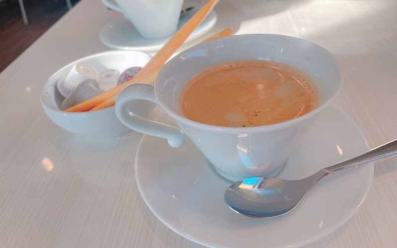 MouMou BEACH CAFE