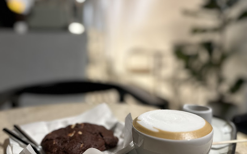 GOODTHINGS Cafe & Hotel