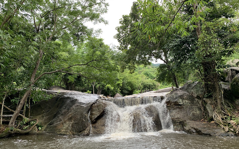 Kaew Chan Waterfalls