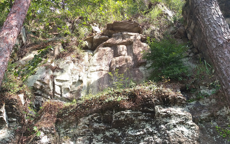 군위 불로리 마애보살입상