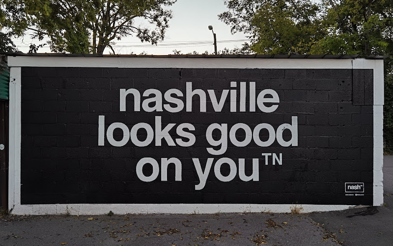 Nashville Looks Good On You Mural