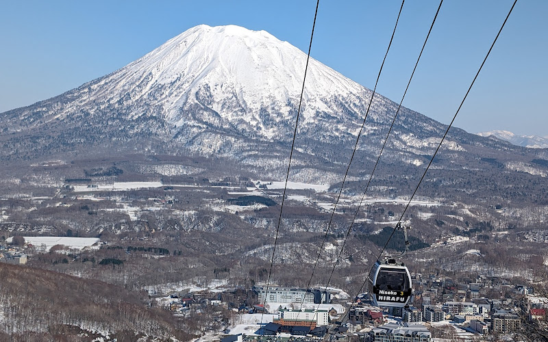 ニセコ東急 グラン・ヒラフ キングゴンドラ 山麓駅