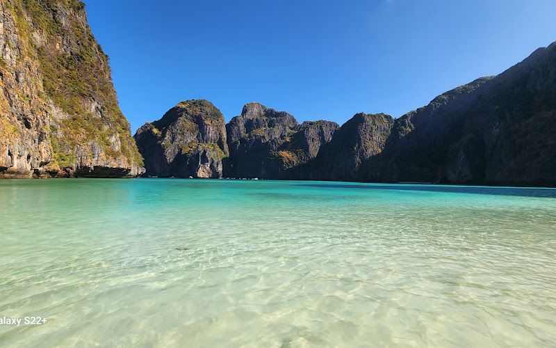Hat Noppharat Thara-Mu Ko Phi Phi National Park