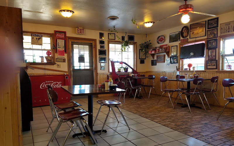 Fina's Diner