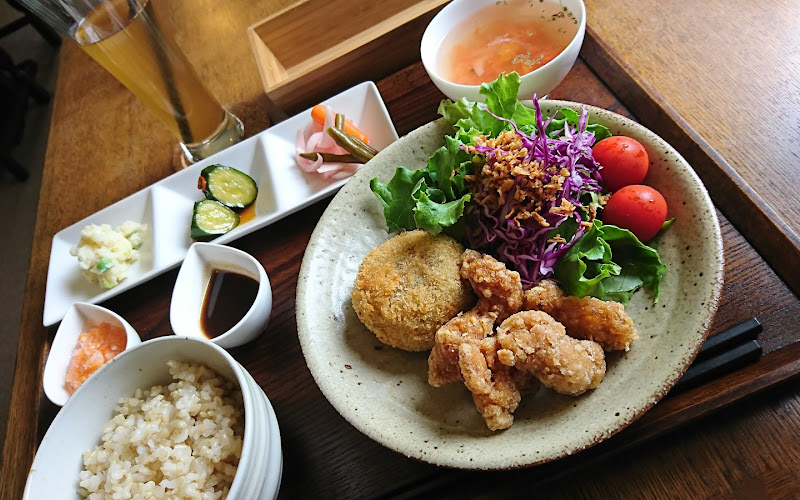 ベジカフェ ハナウタ