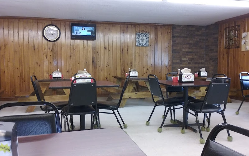 T-RAK’S Big Chicken and Seafood