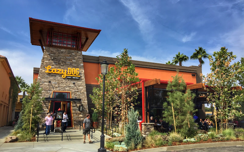 Lazy Dog Restaurant & Bar