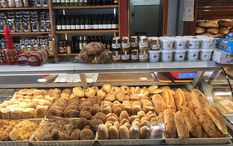 L' Angolo Dei Sapori... 🍞 🍕 🍰🍦🍾🌭 Roma