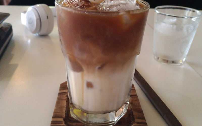 DOMA cafe L.O.30分前 日曜不定休