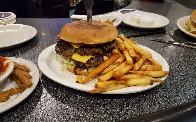 Theo's Grill & Bar
