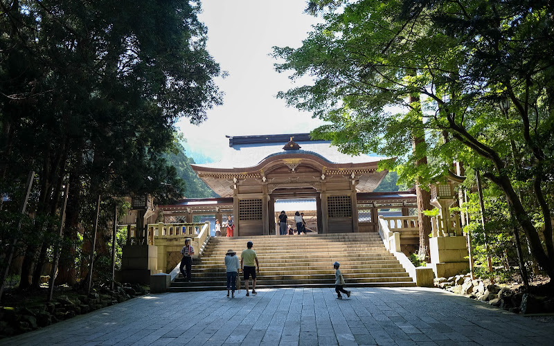 Yahiko Shrine Homotsuden