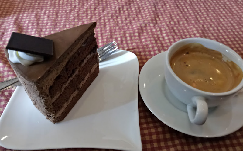 ร้านวายส์เฮ้าส์