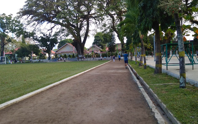 풋볼 코트 앤드 스포트 플레이스